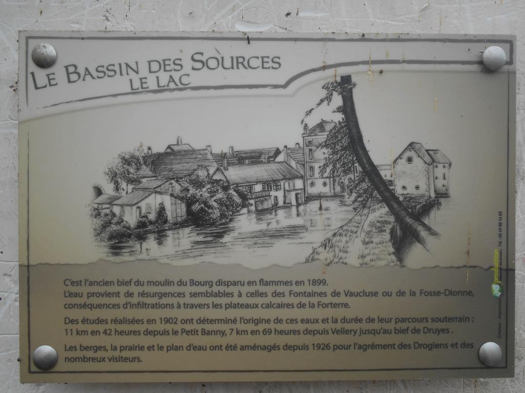 Gite En Forterre Druyes-les-Belles-Fontaines Εξωτερικό φωτογραφία